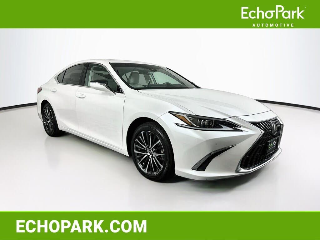 2024 LEXUS ES
