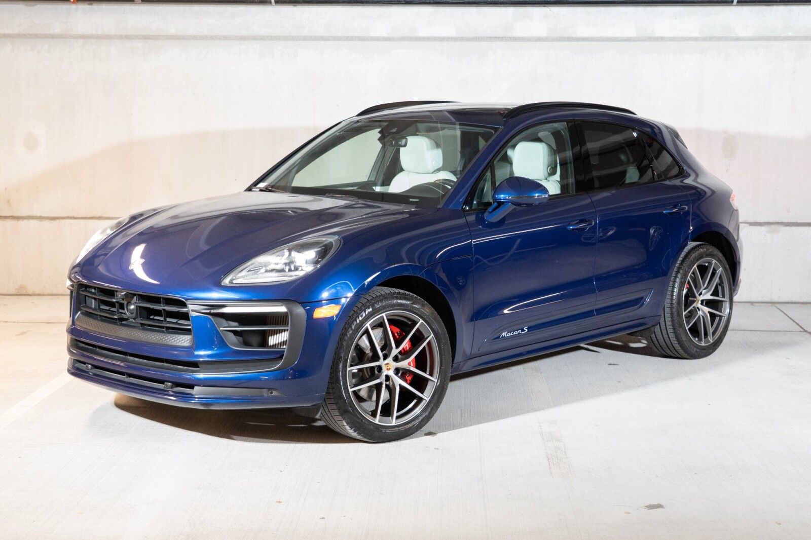 2023 PORSCHE Macan
