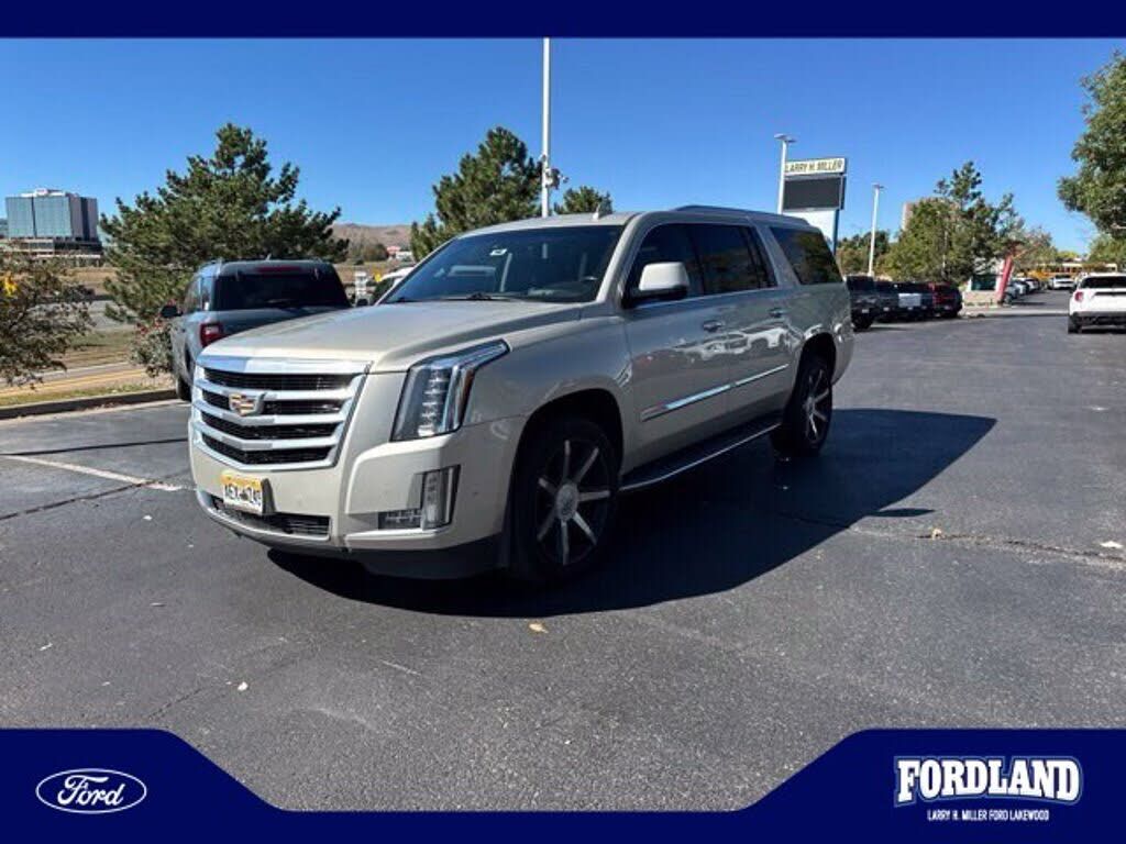 2017 CADILLAC Escalade ESV