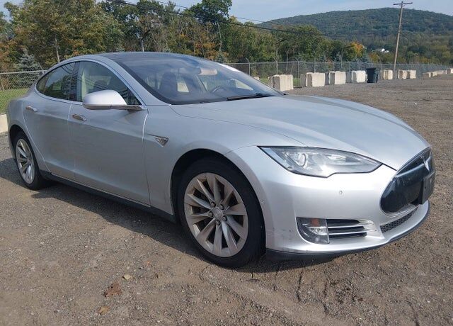 2014 TESLA Model S
