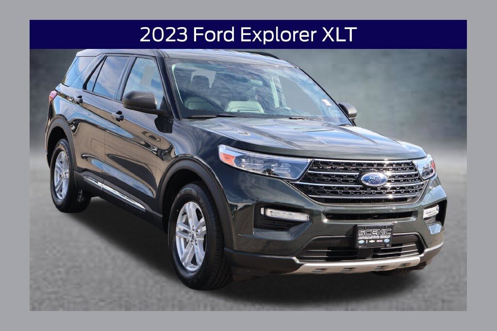2023 FORD Explorer