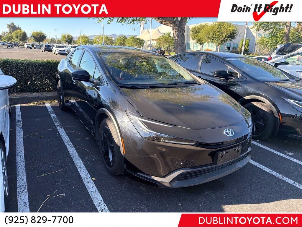 2025 TOYOTA PRIUS