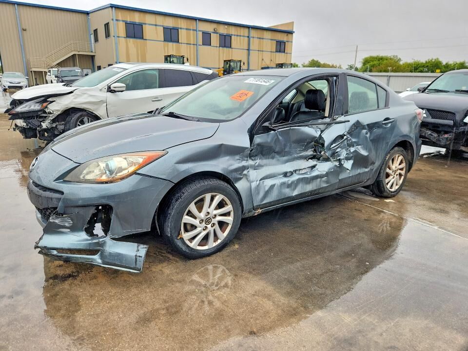 2013 MAZDA Mazda3