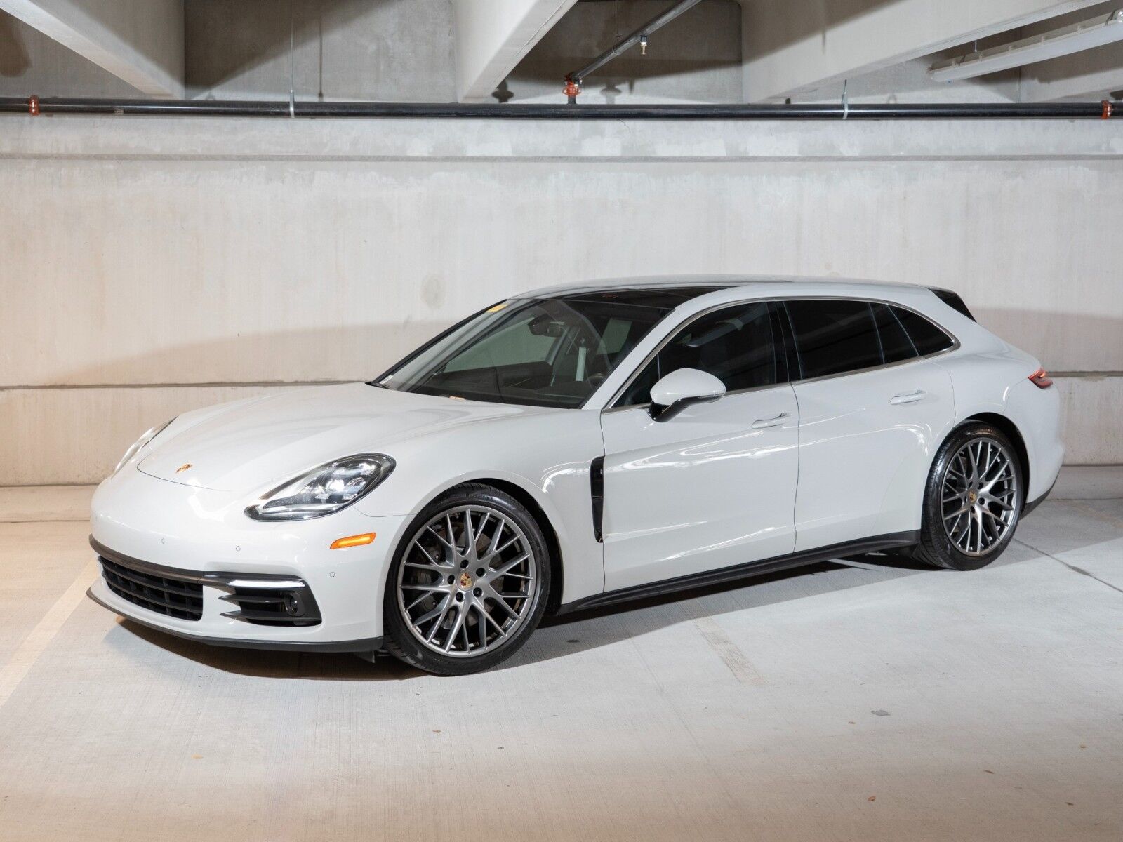 2018 PORSCHE Panamera