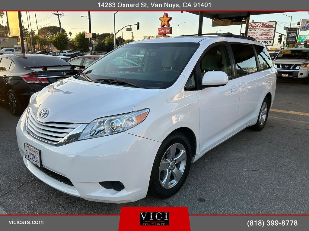 2015 TOYOTA Sienna
