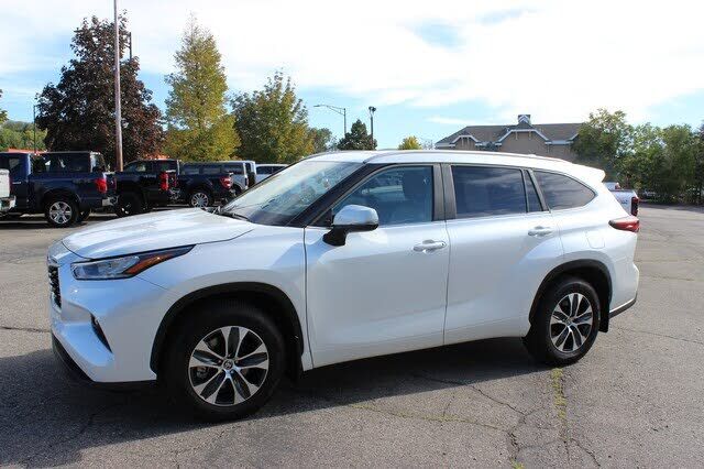 2026 TOYOTA Highlander