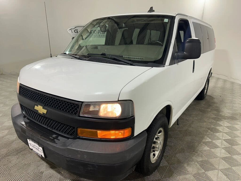 2020 CHEVROLET Express
