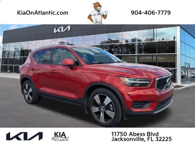 2020 VOLVO XC40