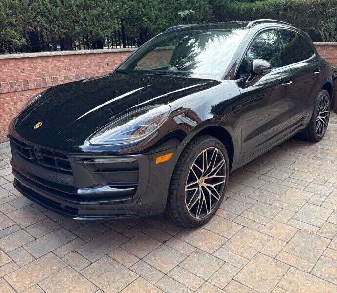 2023 PORSCHE Macan