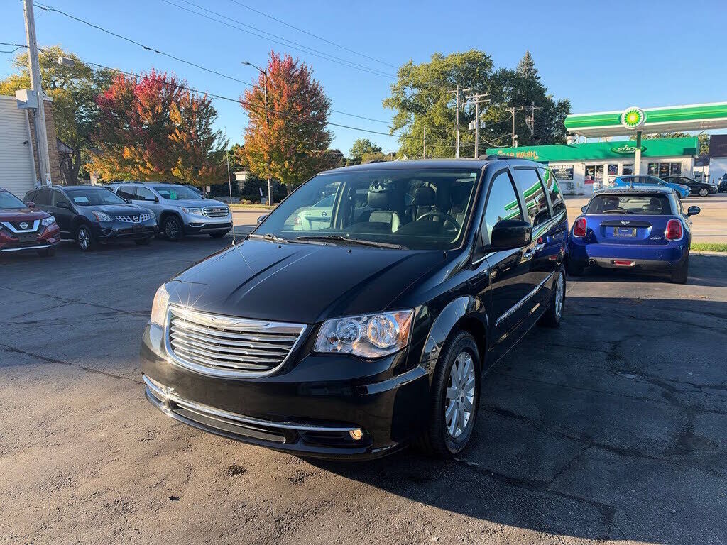 2016 CHRYSLER Town and Country