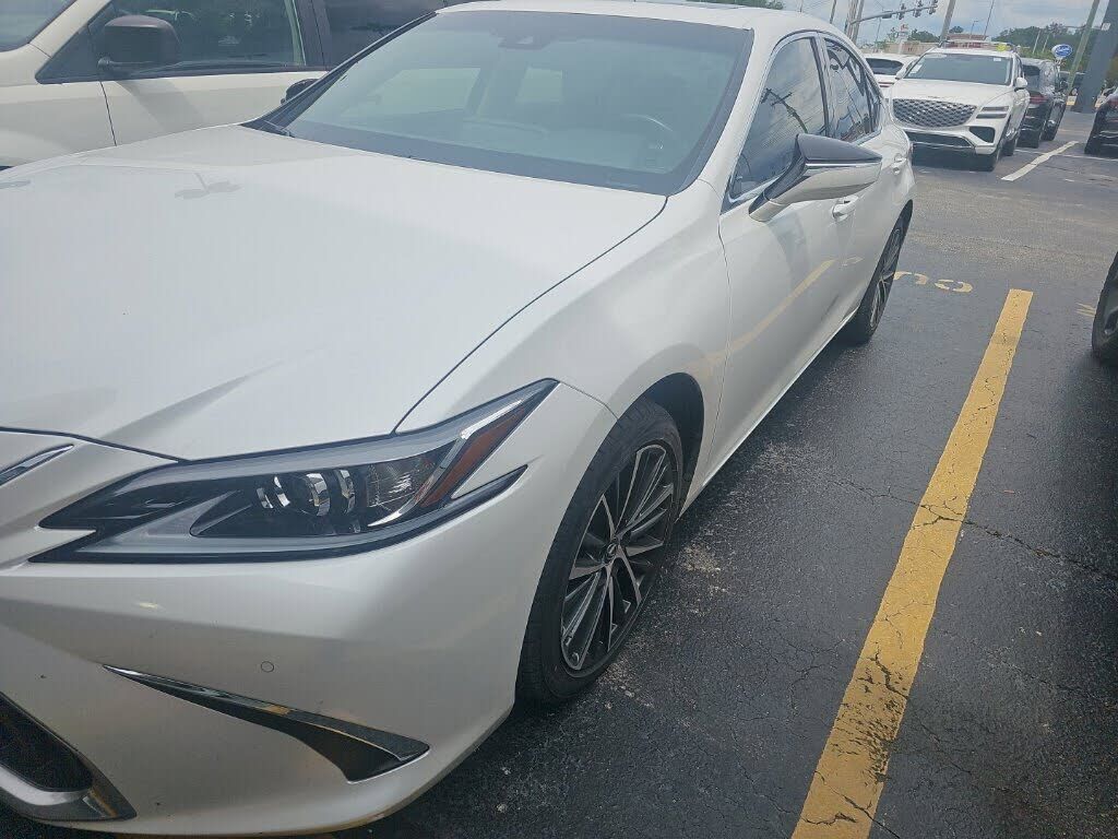 2024 LEXUS ES