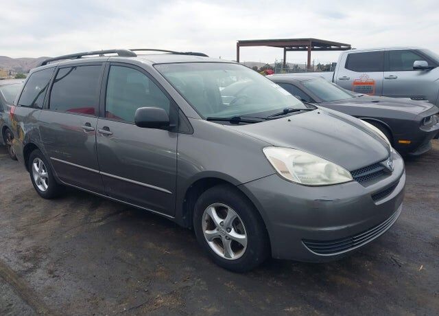 2004 TOYOTA Sienna