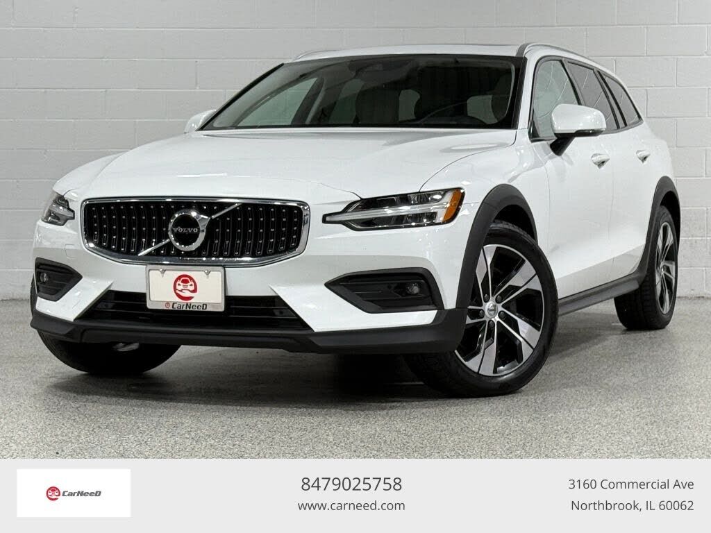 2021 VOLVO V60CC
