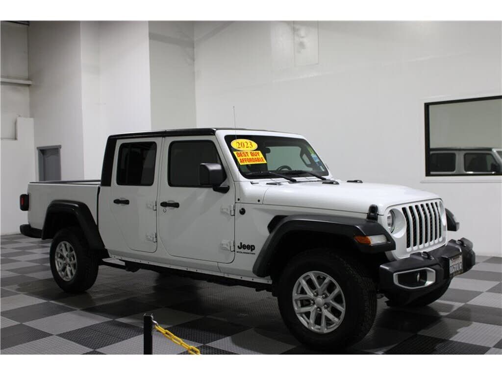 2023 JEEP Gladiator