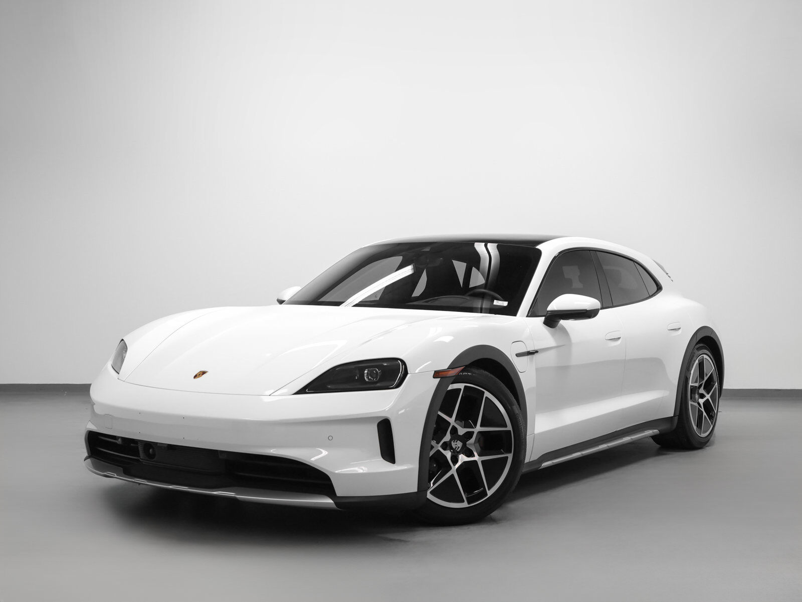 2025 PORSCHE Taycan