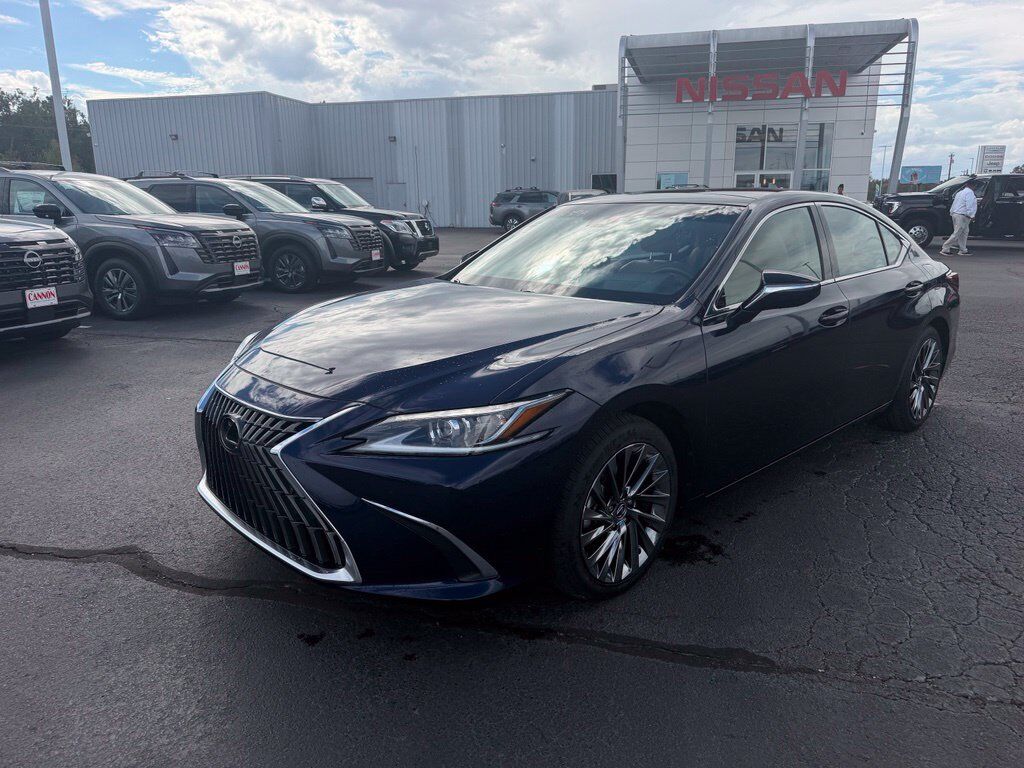 2024 LEXUS ES