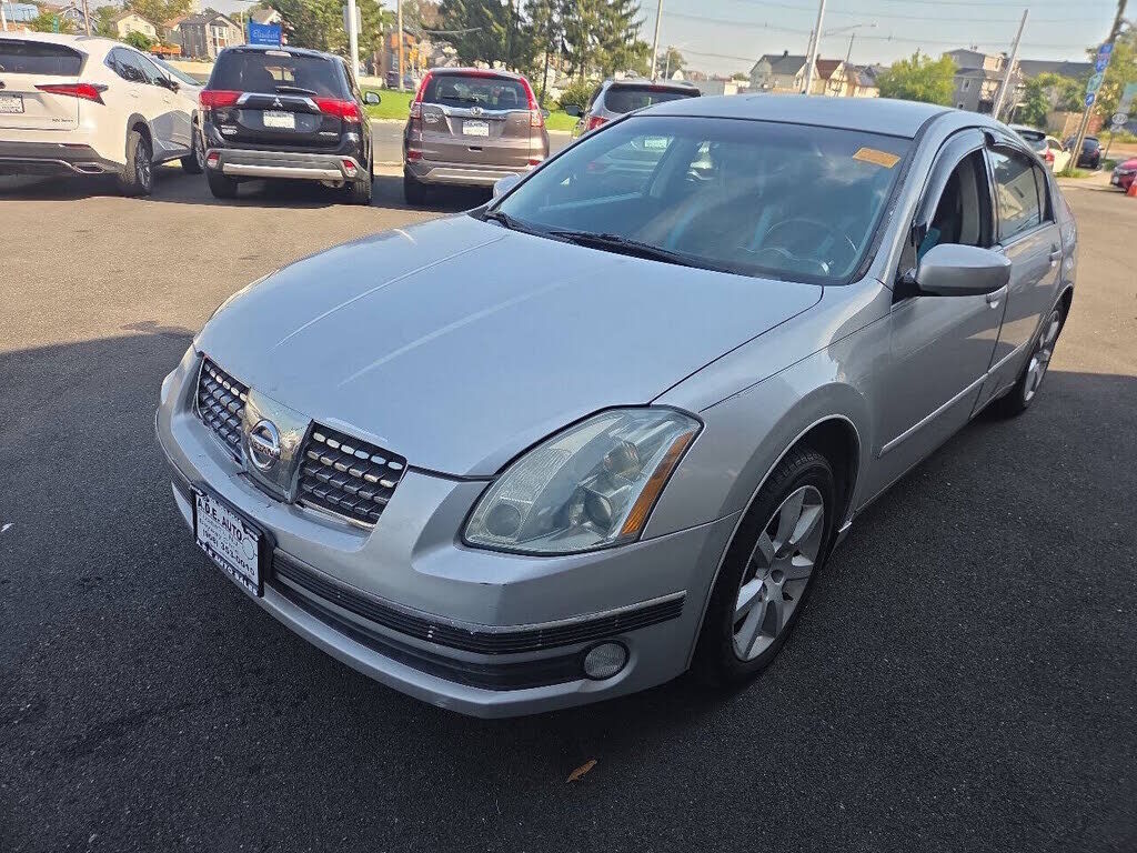 2004 NISSAN Maxima