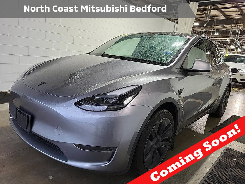 2025 TESLA Model Y