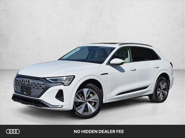 2024 AUDI Q8