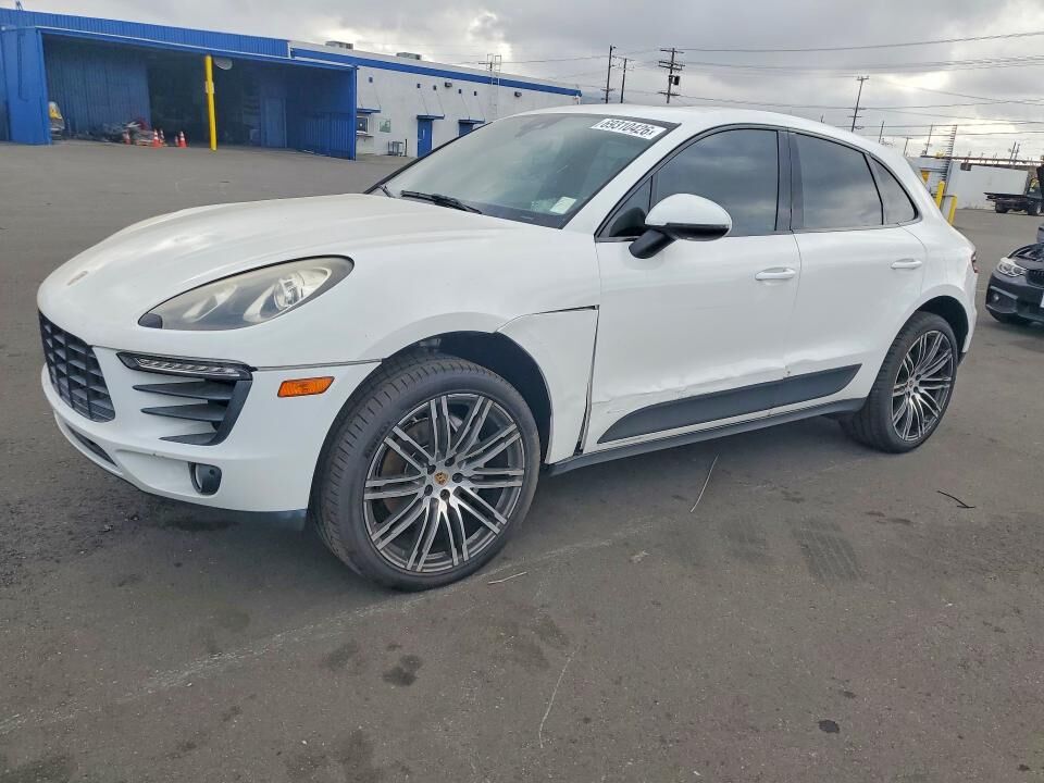 2017 PORSCHE Macan