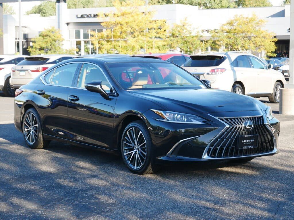 2025 LEXUS ES