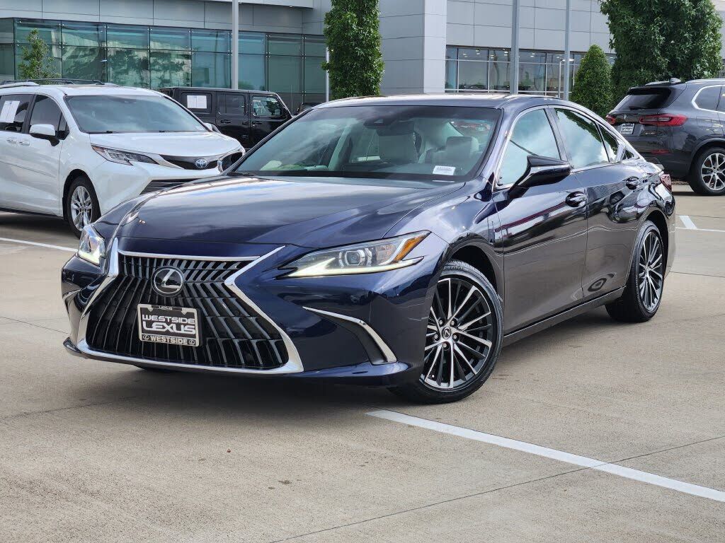 2025 LEXUS ES