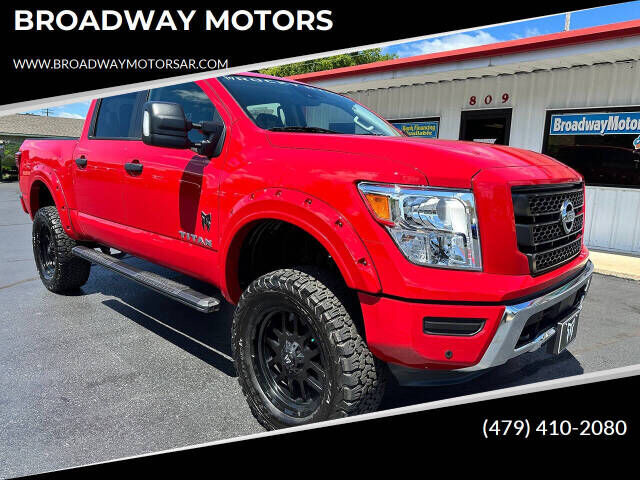 2022 NISSAN Titan