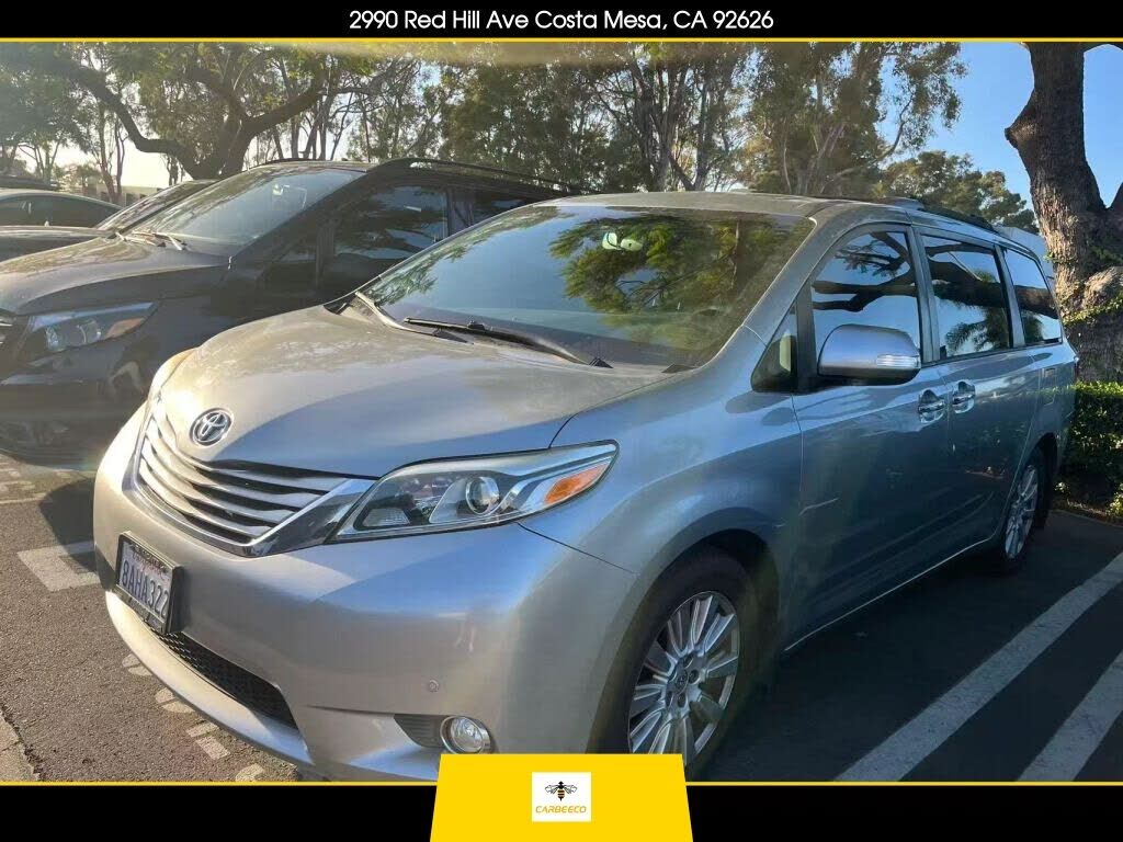 2017 TOYOTA Sienna