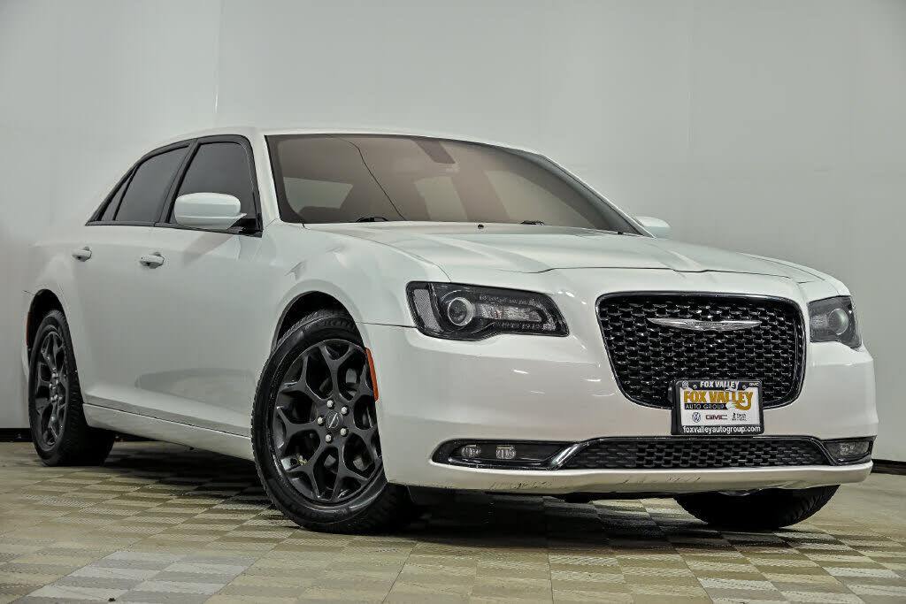 2019 CHRYSLER 300
