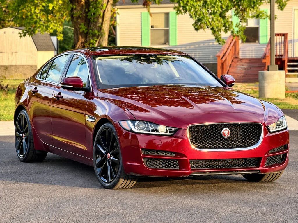2017 JAGUAR XE