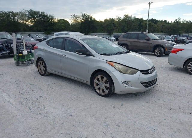 2013 HYUNDAI Elantra