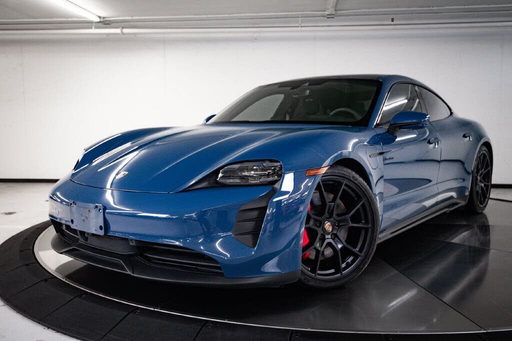 2023 PORSCHE Taycan