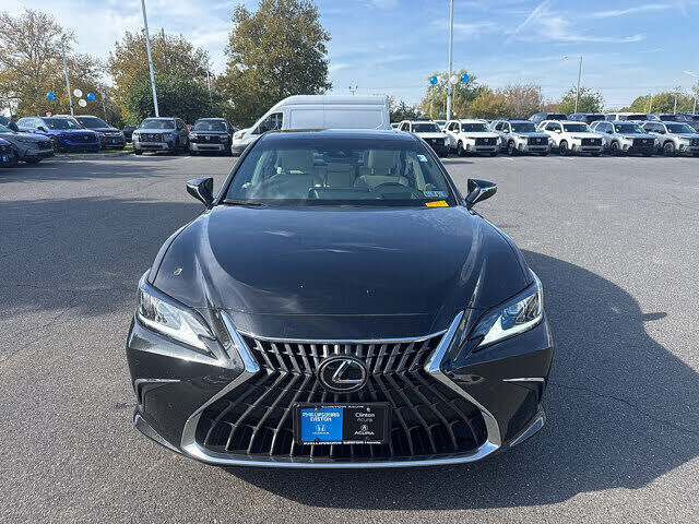 2024 LEXUS ES