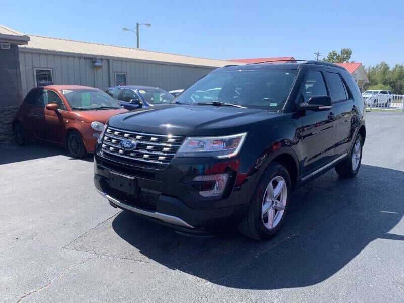 2017 FORD Explorer