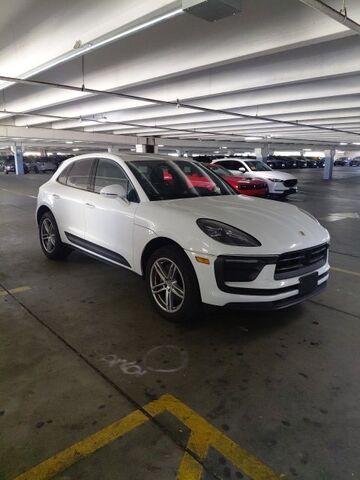 2024 PORSCHE Macan