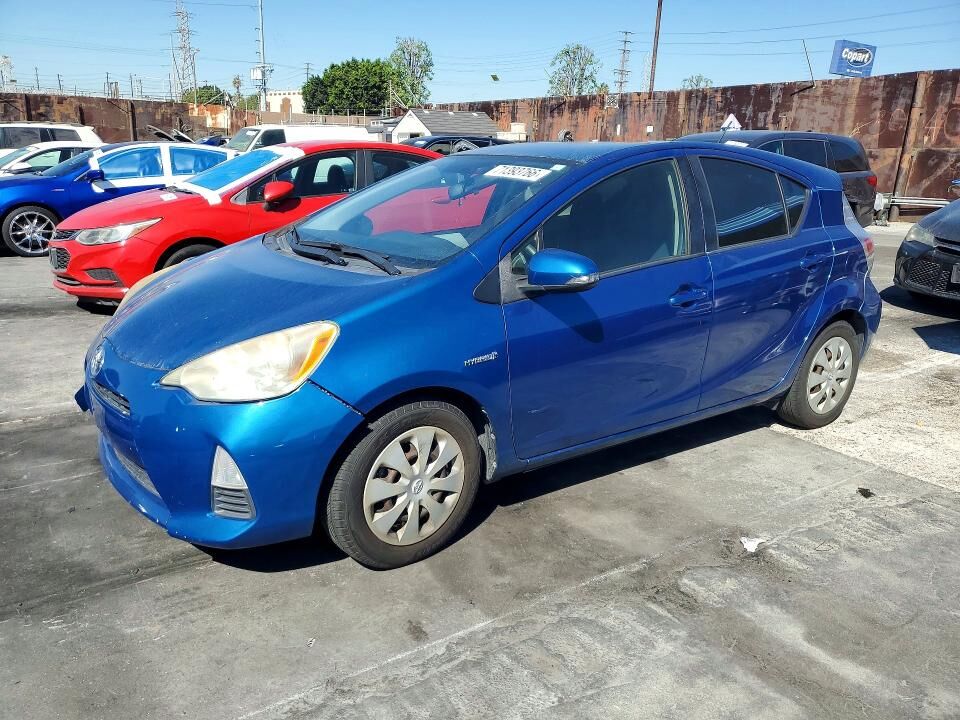 2013 TOYOTA Prius