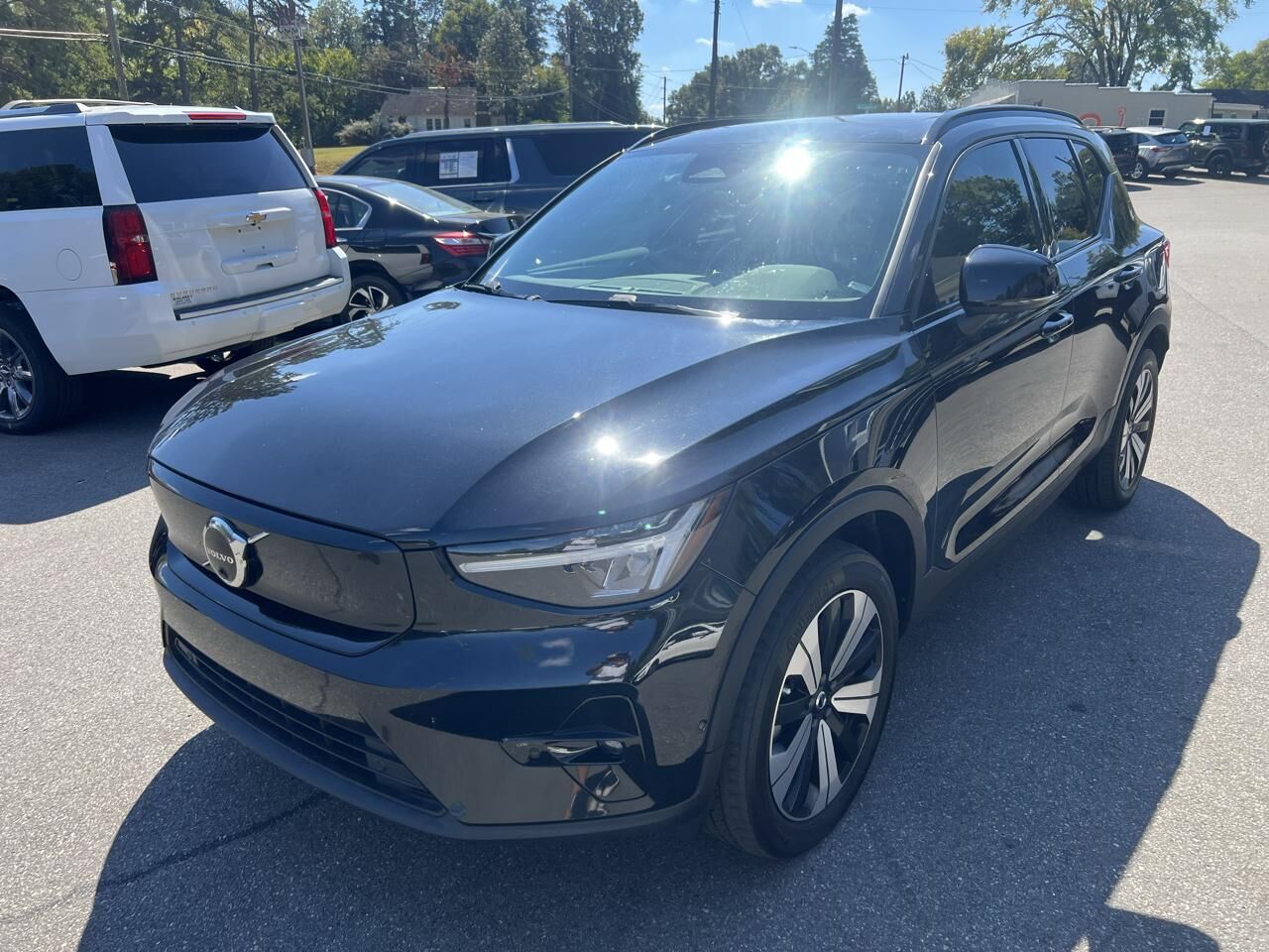 2023 VOLVO XC40