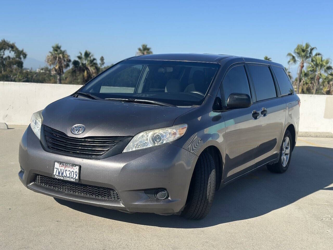 2017 TOYOTA Sienna