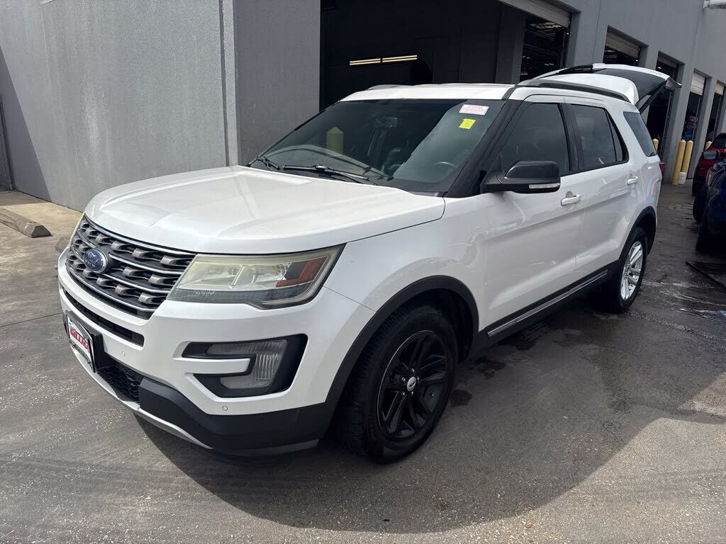 2016 FORD Explorer