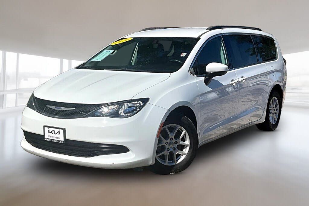 2020 CHRYSLER Voyager