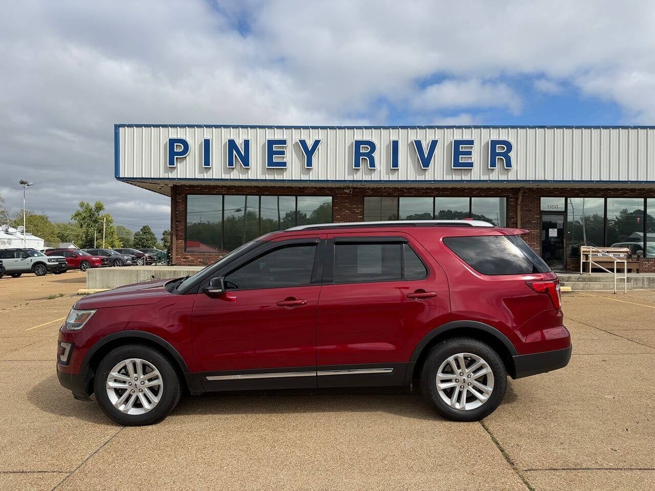 2017 FORD Explorer