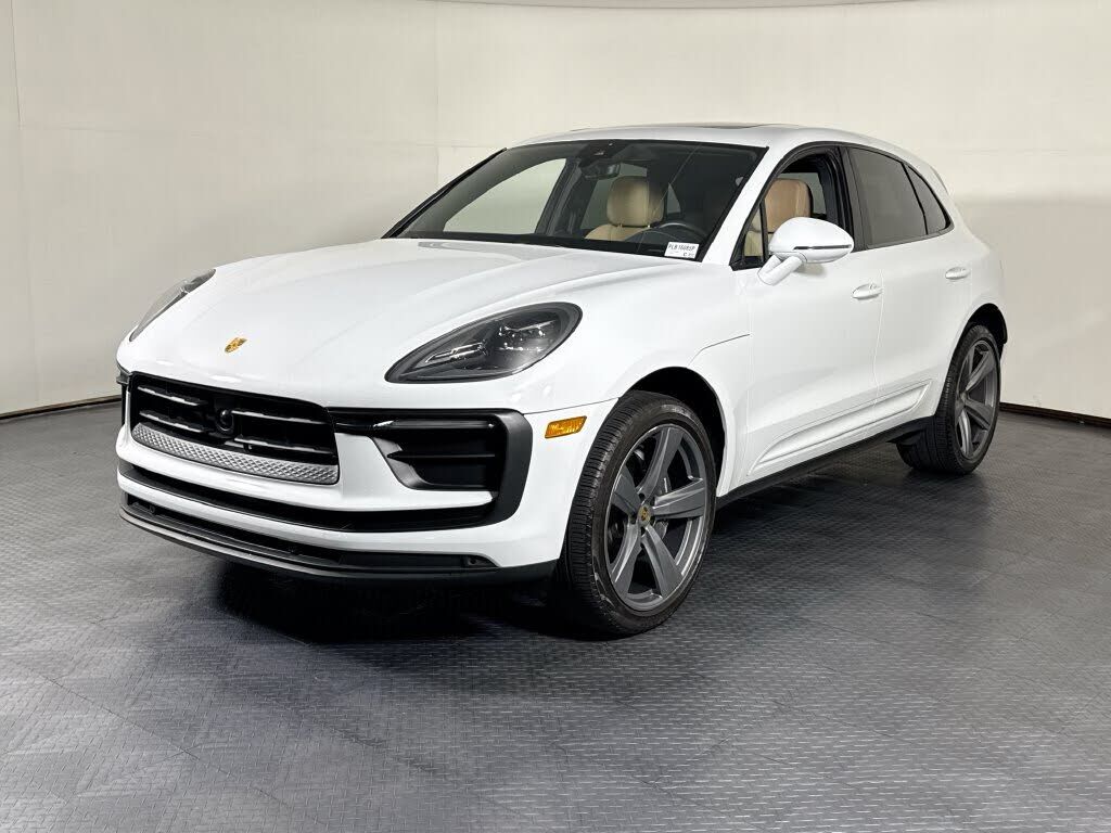 2023 PORSCHE Macan