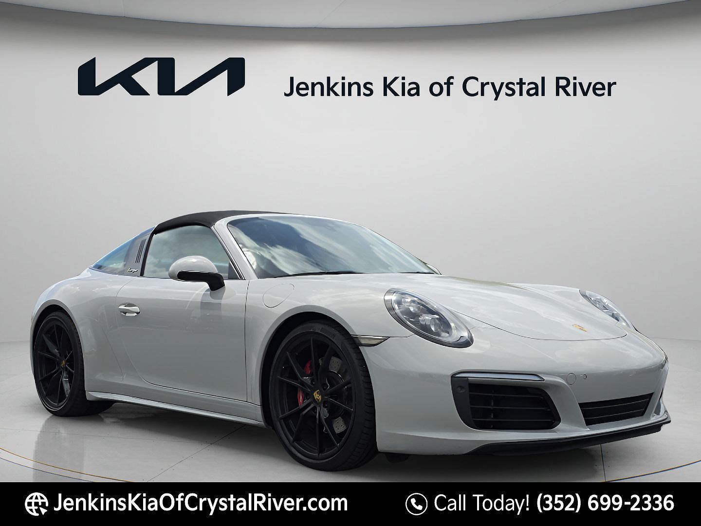 2018 PORSCHE 911