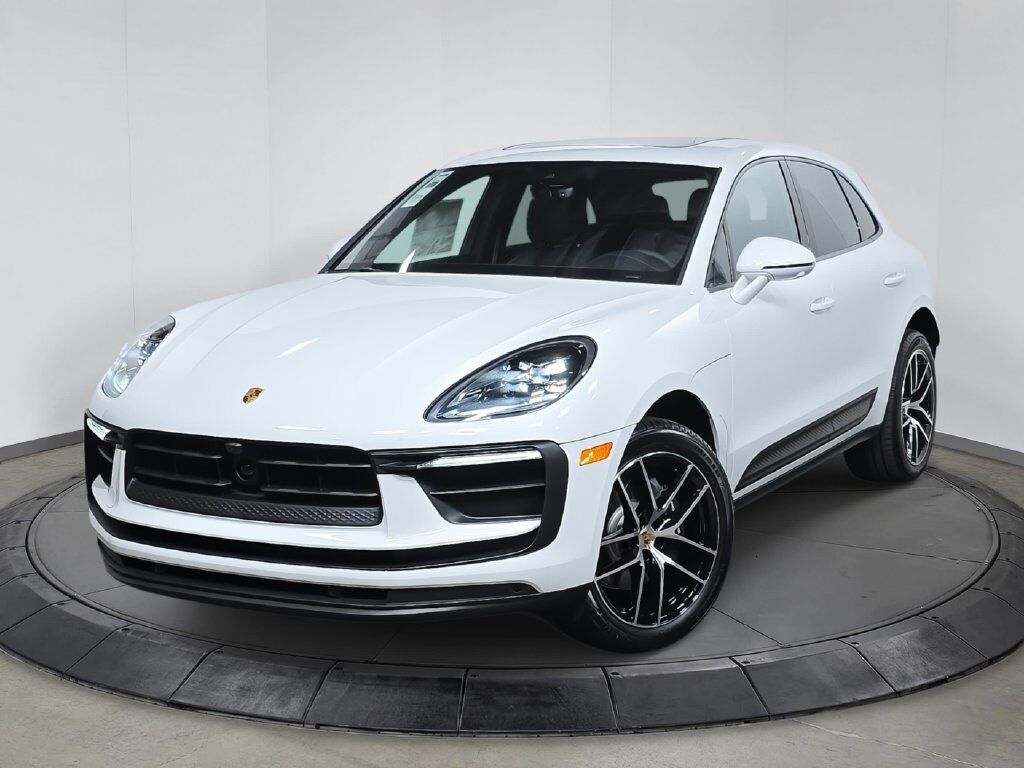 2026 PORSCHE Macan