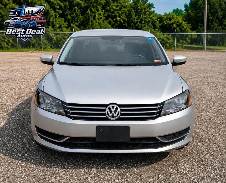 2014 VOLKSWAGEN Passat