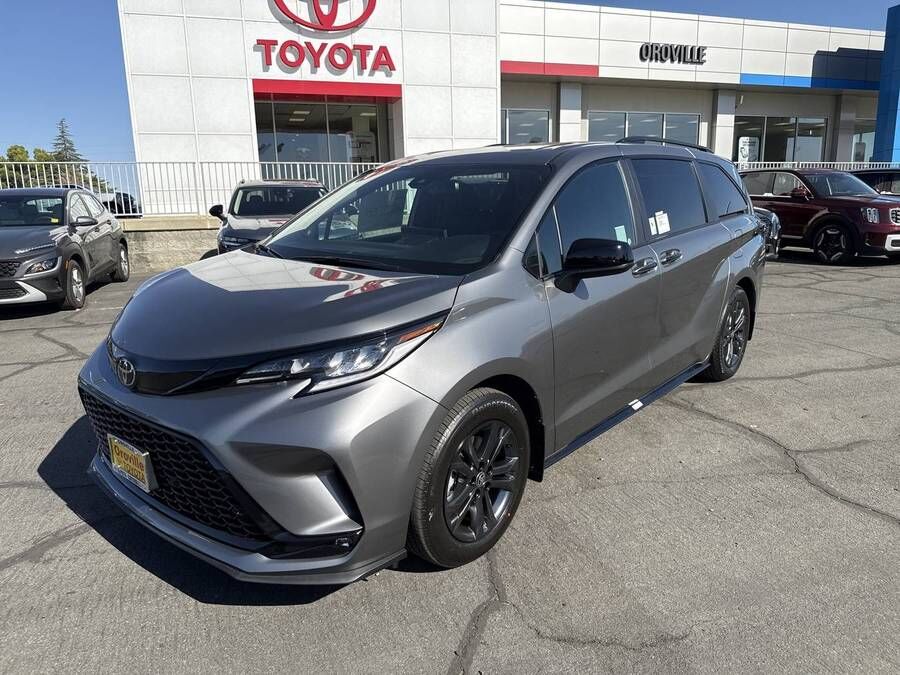 2026 TOYOTA Sienna