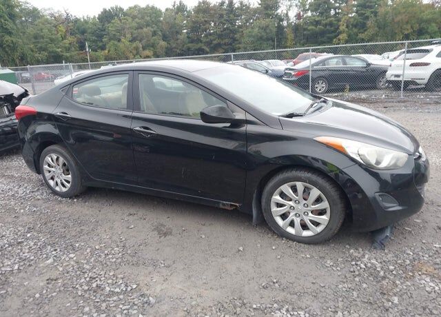 2012 HYUNDAI Elantra