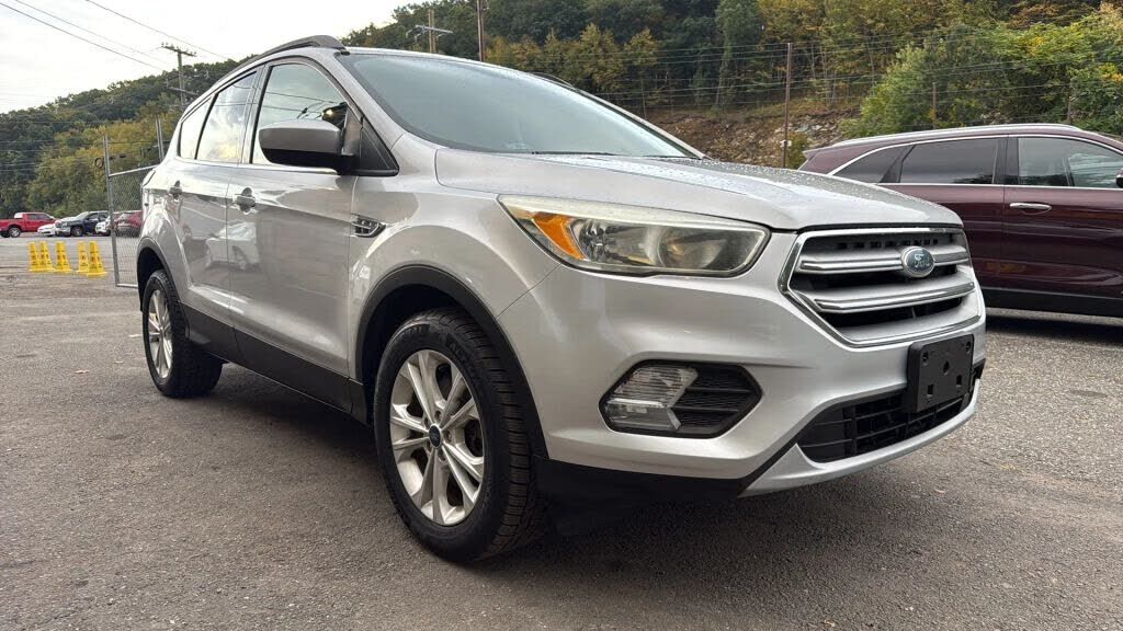 2017 FORD Escape