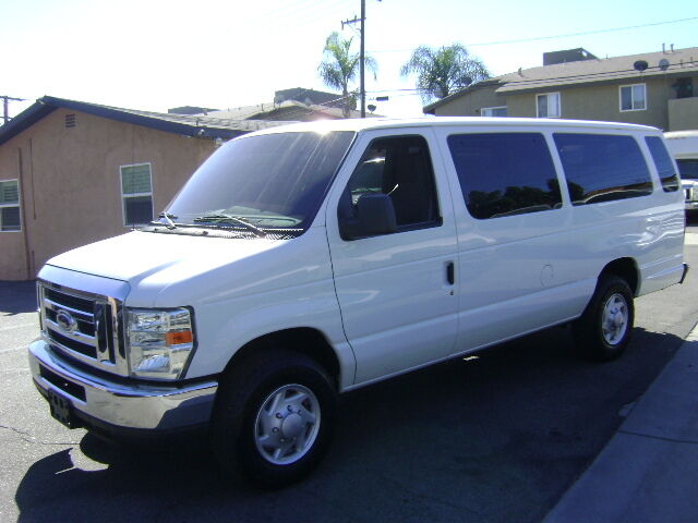 2009 FORD E-350
