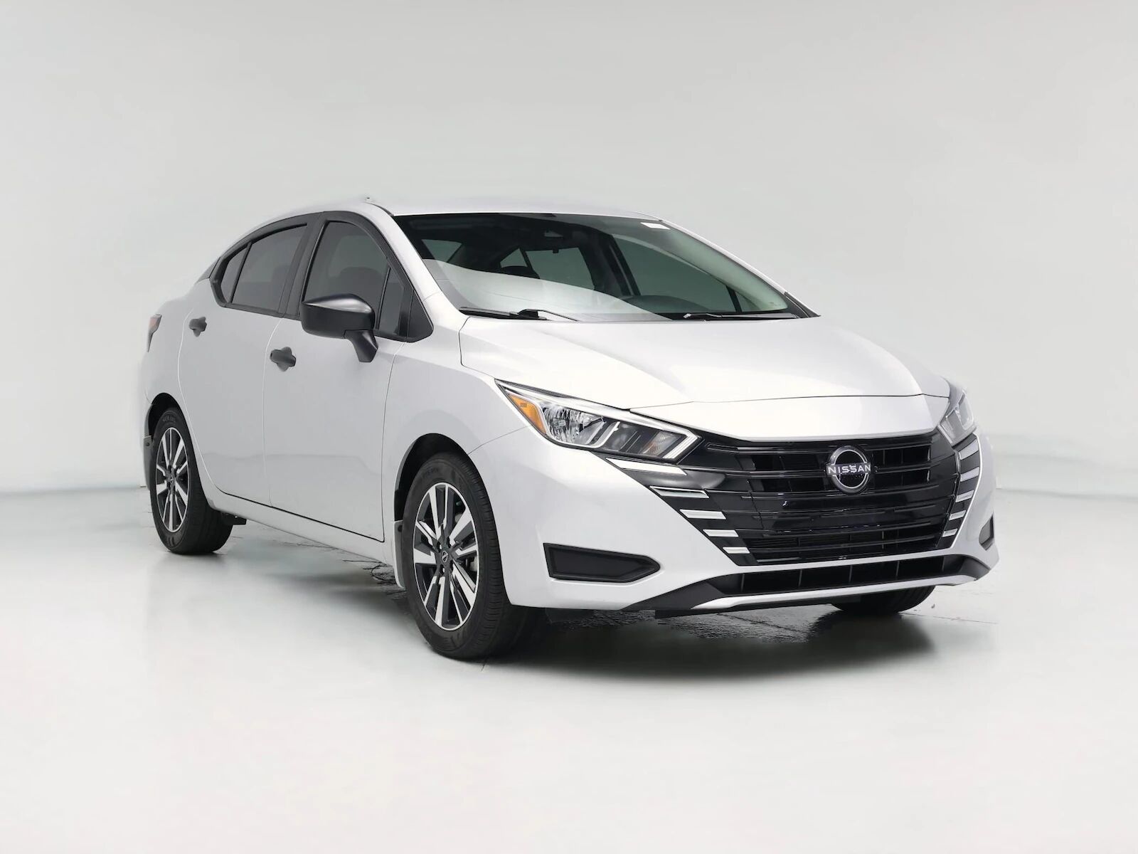 2024 NISSAN Versa
